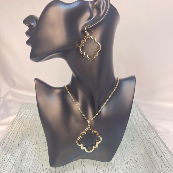 Crown & Ivy Gold Tone Jewelry Bundle - Picture 3 of 6